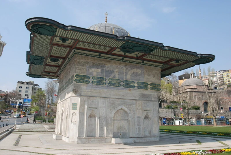  How to Explore Istanbul’s Historic Fountains: Transfer Tips